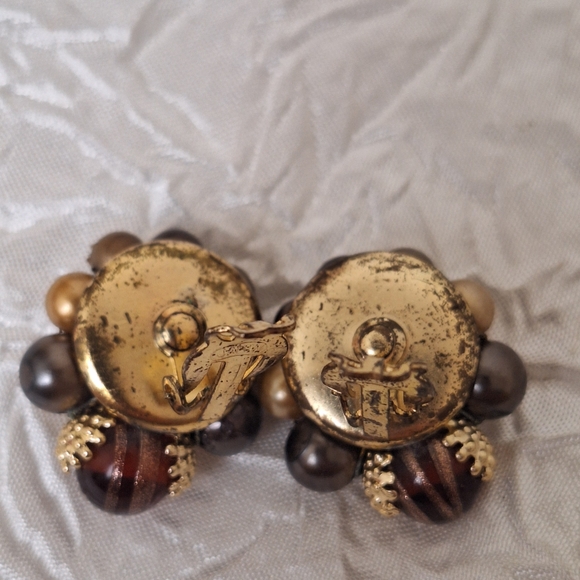 Vtg Cluster Beaded Clip-on Earrings Brown Tan Faux Pearl AB Crystal Glass Japan - Picture 5 of 8